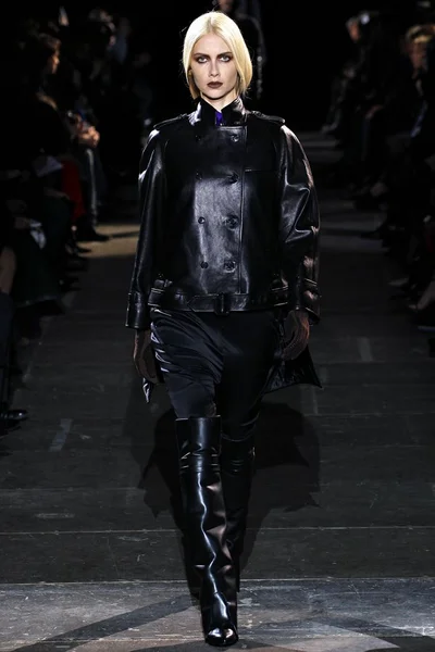 Look 35
